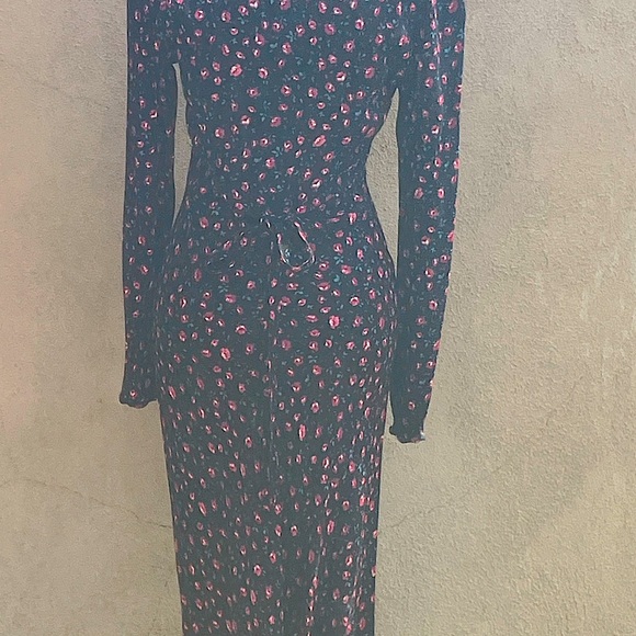 Ghost London just under knee length skirt
Round neck dress with back waist tie - Picture 1 of 4
